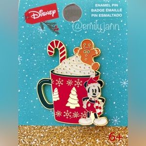 Mickey Mouse🎄Holiday Pin